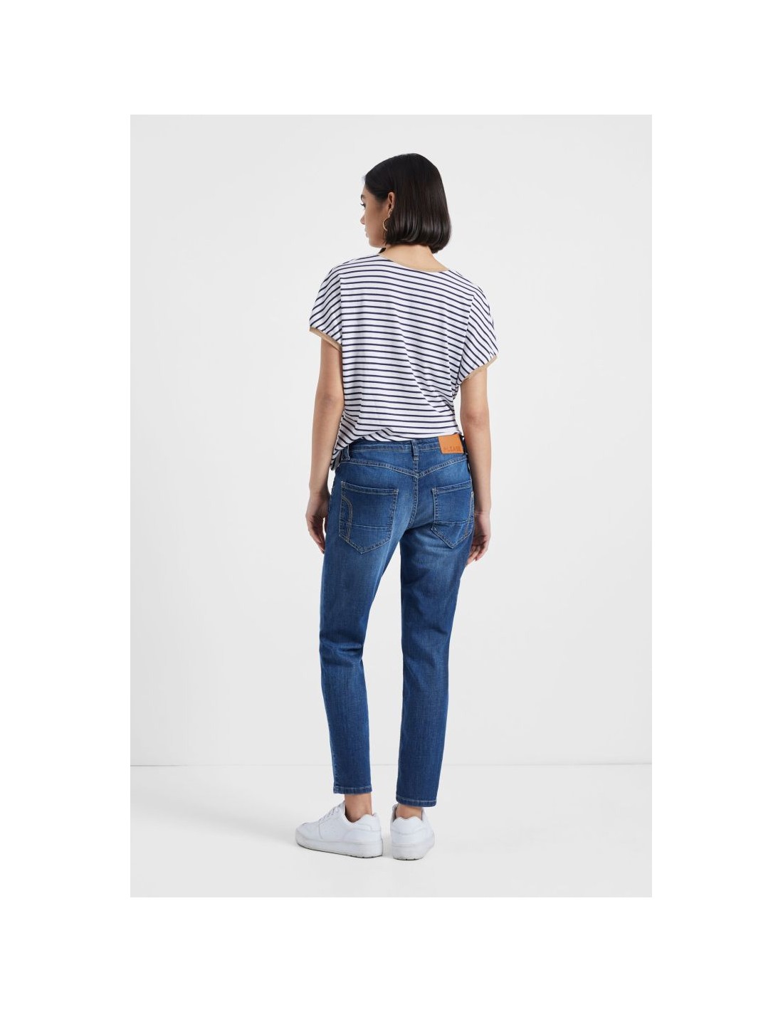 Please Femme jean taille basse forme regular a boutonnage apparent en denim Bleu delavage medium