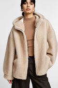 Veste fausse fourrure femme à capuche – fermeture zippée, coloris beige – Please