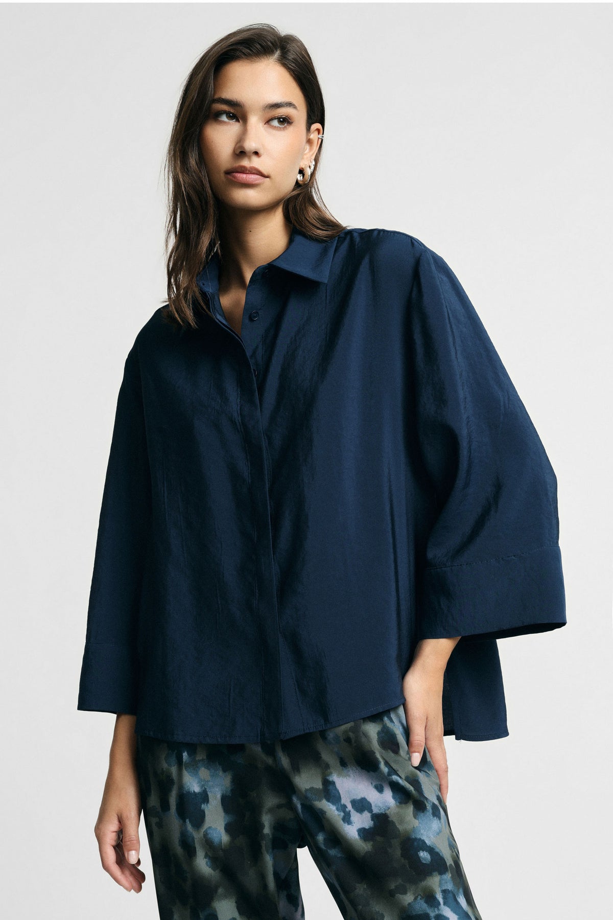 Chemisier ample à manches kimono porté – Please Femme (IR)