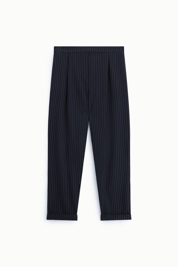Pantalon carotte femme à fines rayures – pinces, bas à revers, coloris bleu marine – Please