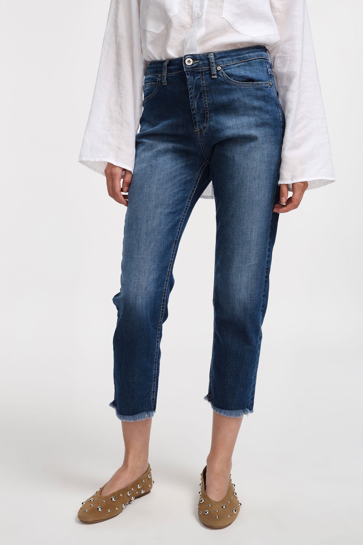 Please Femme jean longueur 7/8 en denim de coton bleu delavage medium, avec ourlets à franges