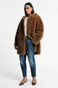 Manteau fausse fourrure femme à capuche – camel – Please