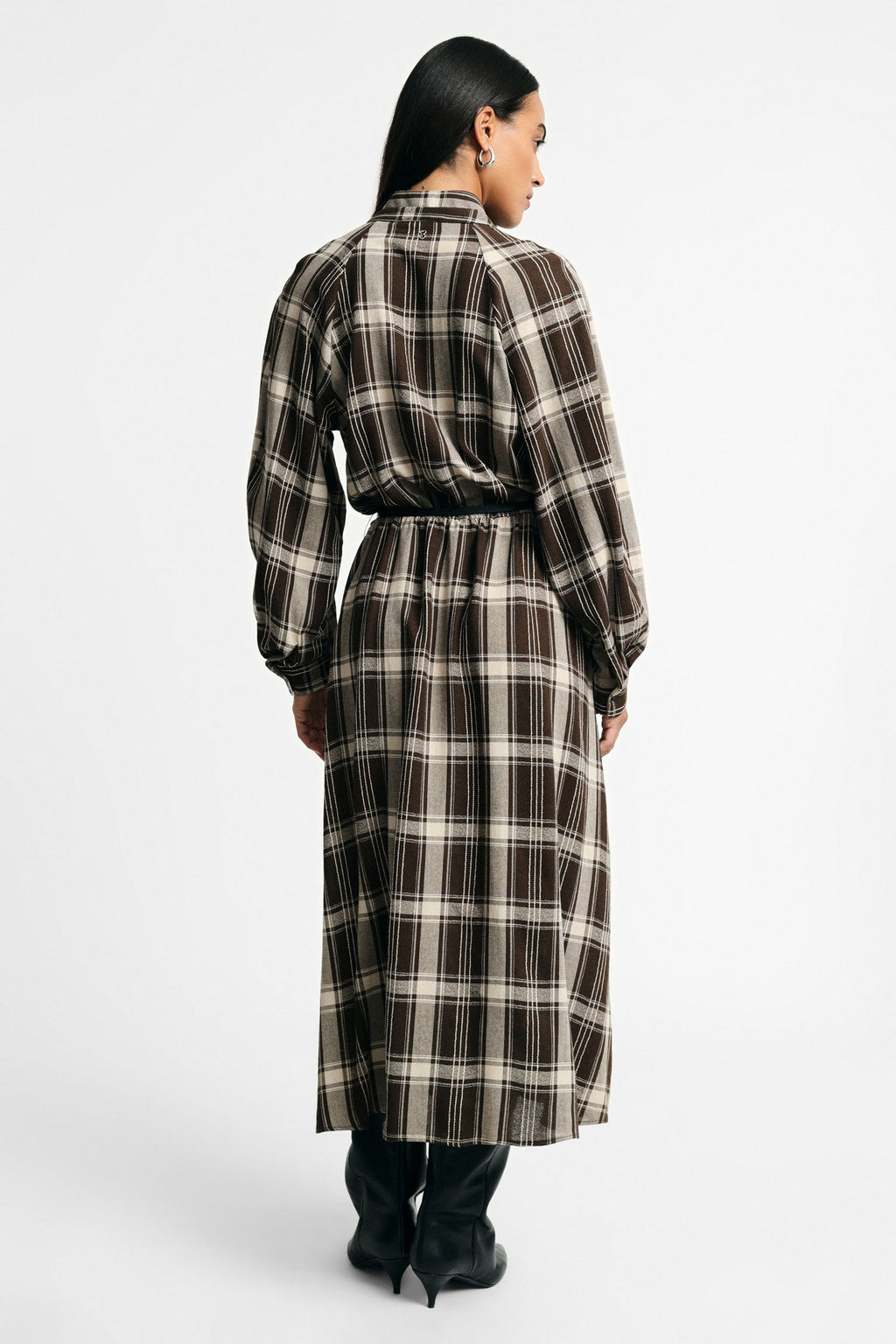 Robe longue chemise à carreaux avec ceinture – Please