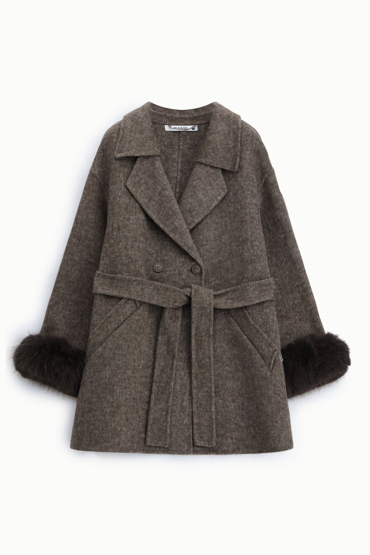 Manteau croisé femme ceinturé – poignets en fausse fourrure, coloris marron – Please