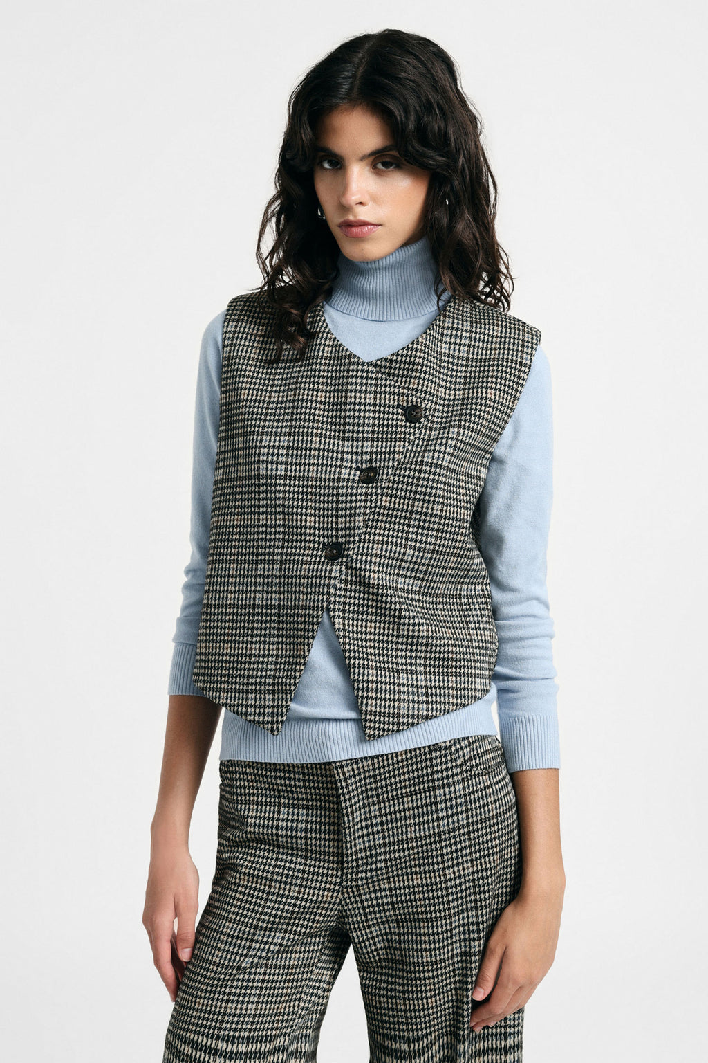 Gilet de tailleur femme à boutonnage asymétrique, vue de dos – Please