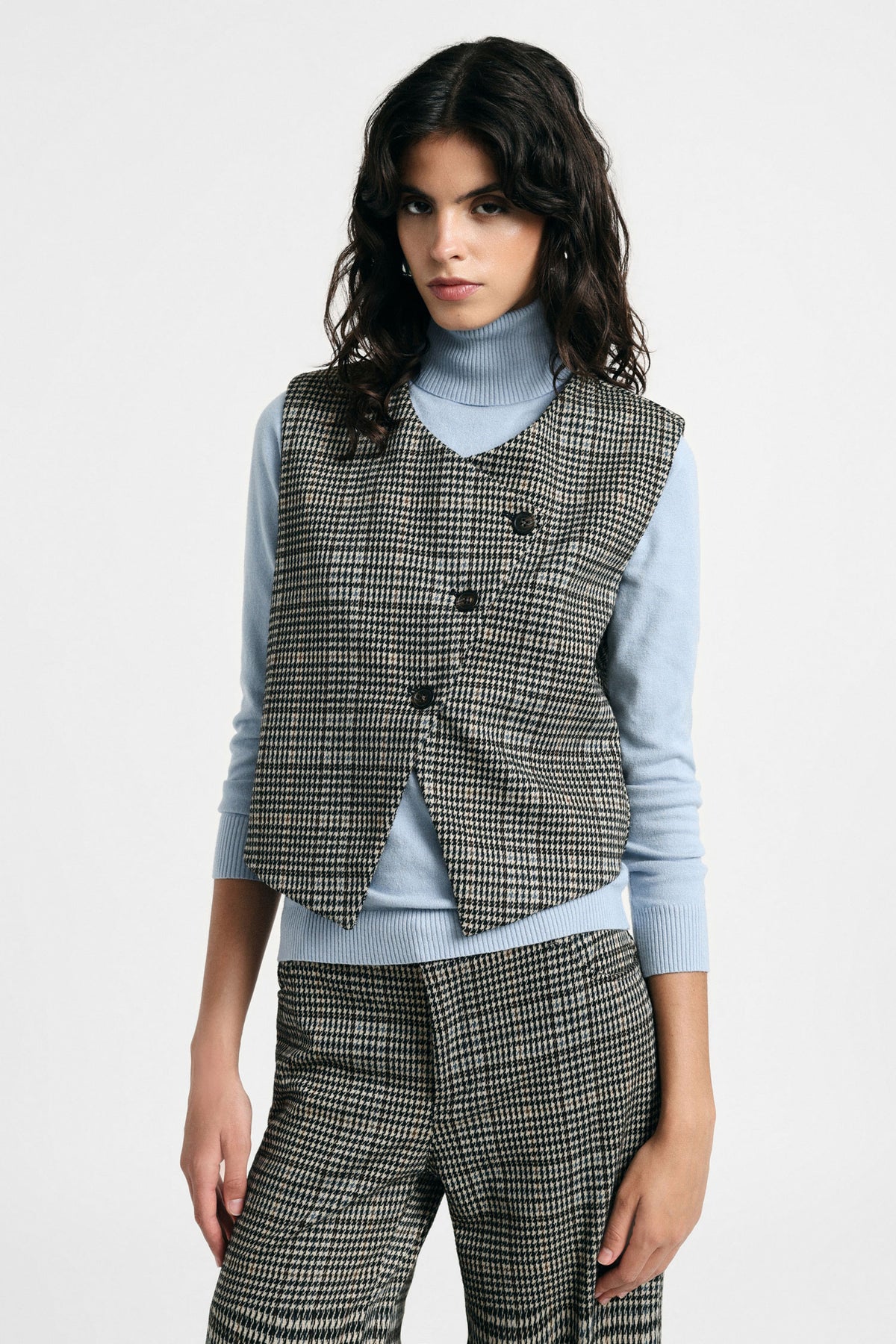 Gilet de tailleur femme à boutonnage asymétrique, vue de dos – Please