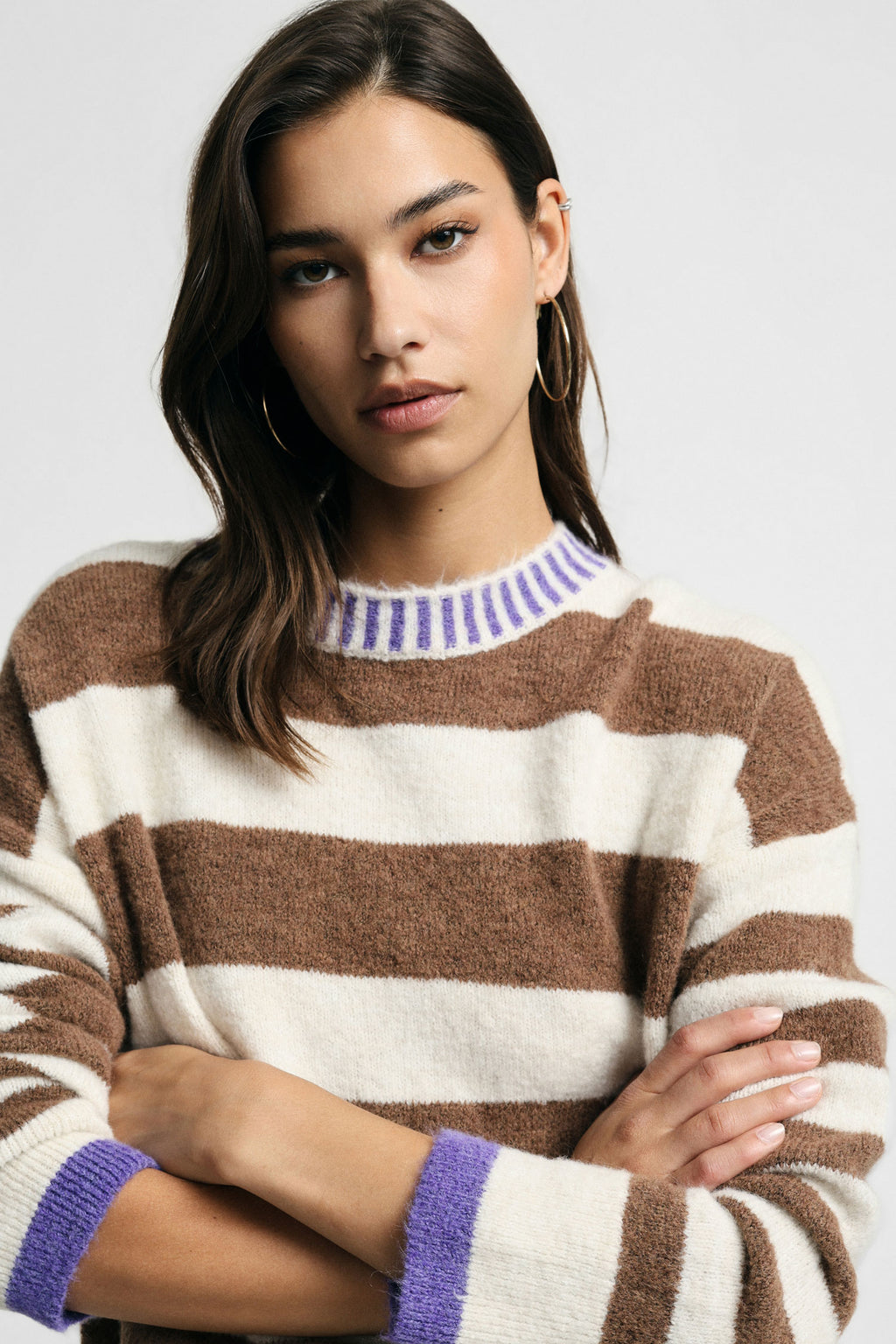 Pull femme à larges rayures, vue de profil – Please
