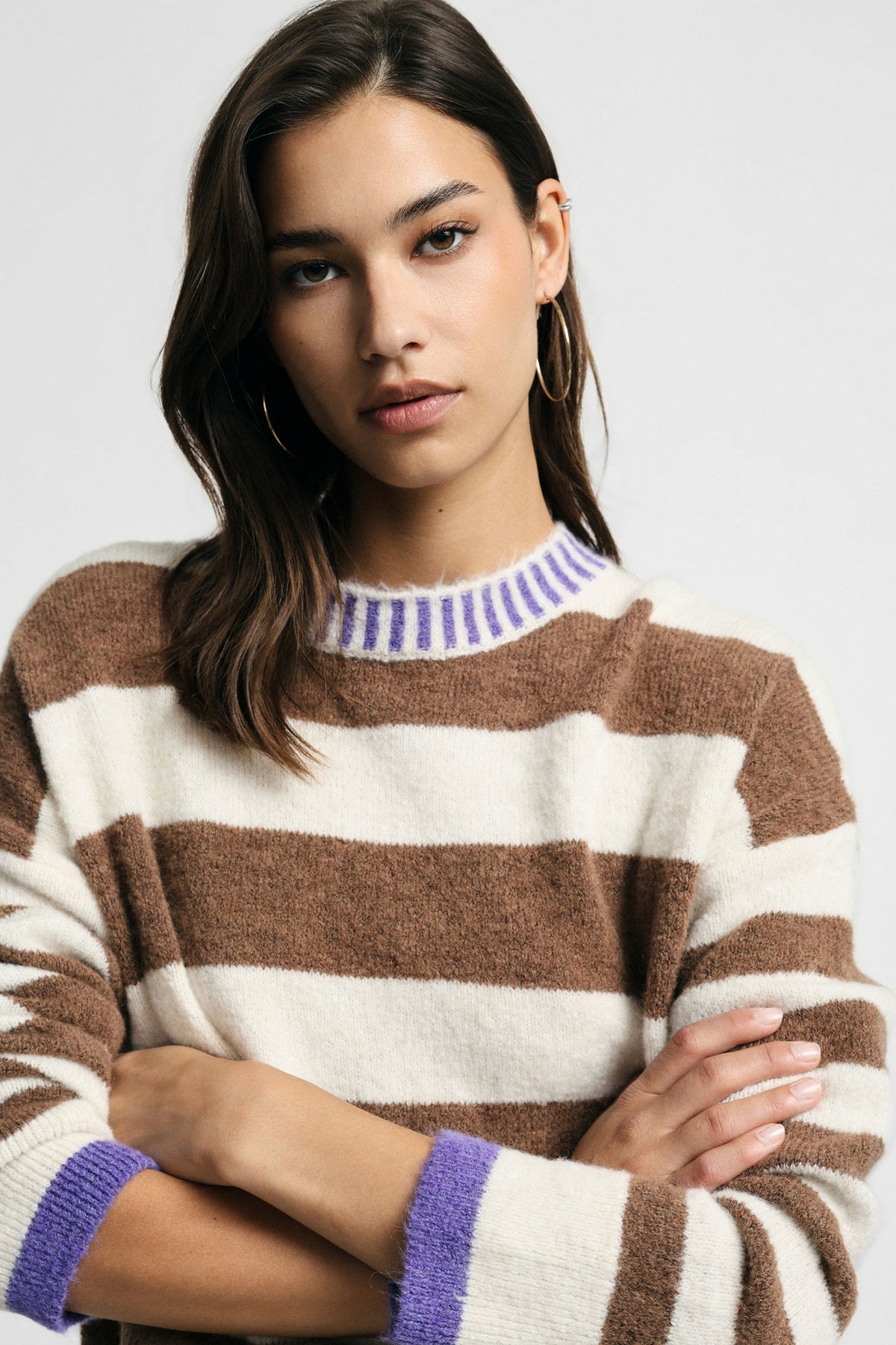 Pull femme à larges rayures, vue de profil – Please