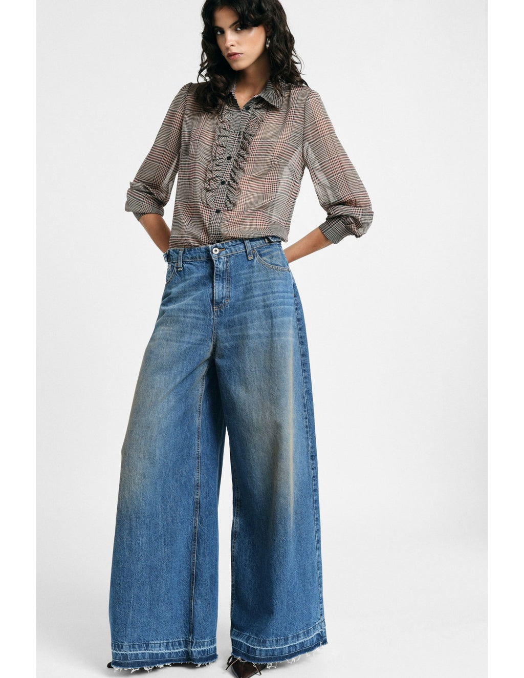 Jean Large Please Femme Taille Haute – Jambe Évasée, Ourlet Effiloché, Bleu Délavé