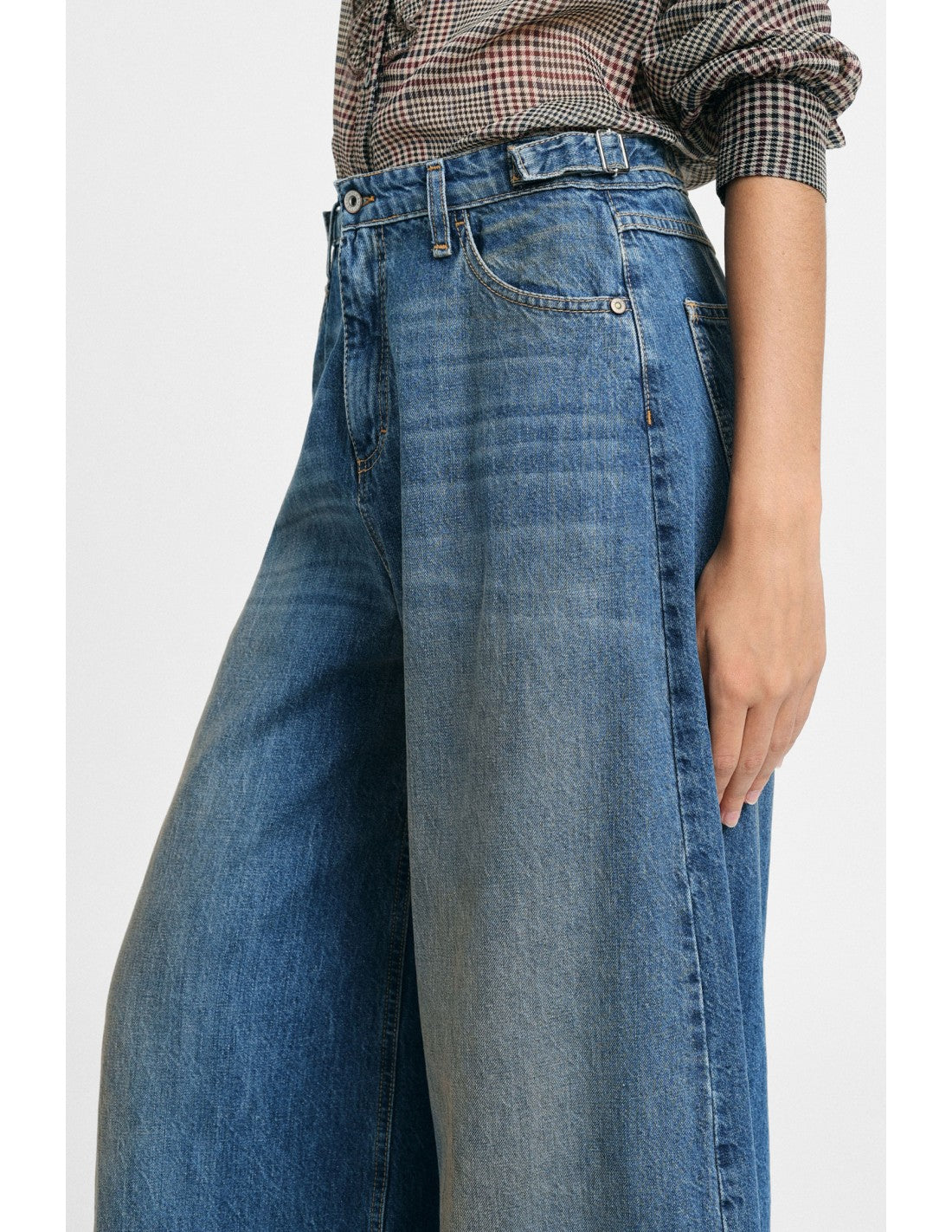 Jean Large Please Femme Taille Haute – Jambe Évasée, Ourlet Effiloché, Bleu Délavé