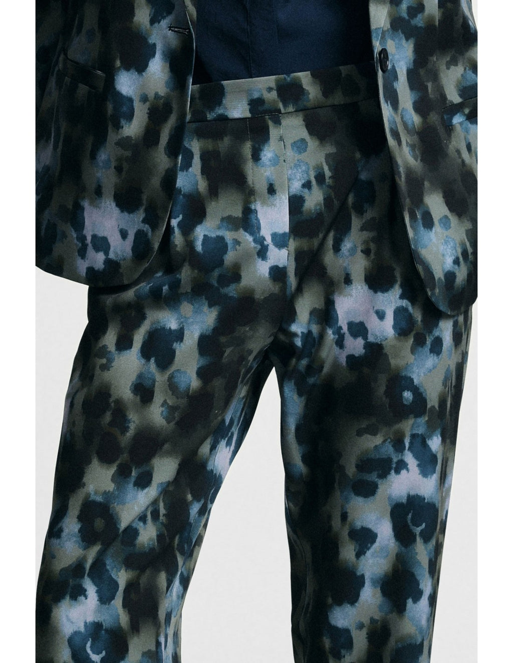 Pantalon fluide forme carotte imprimé feuillage Bleu et kaki Please