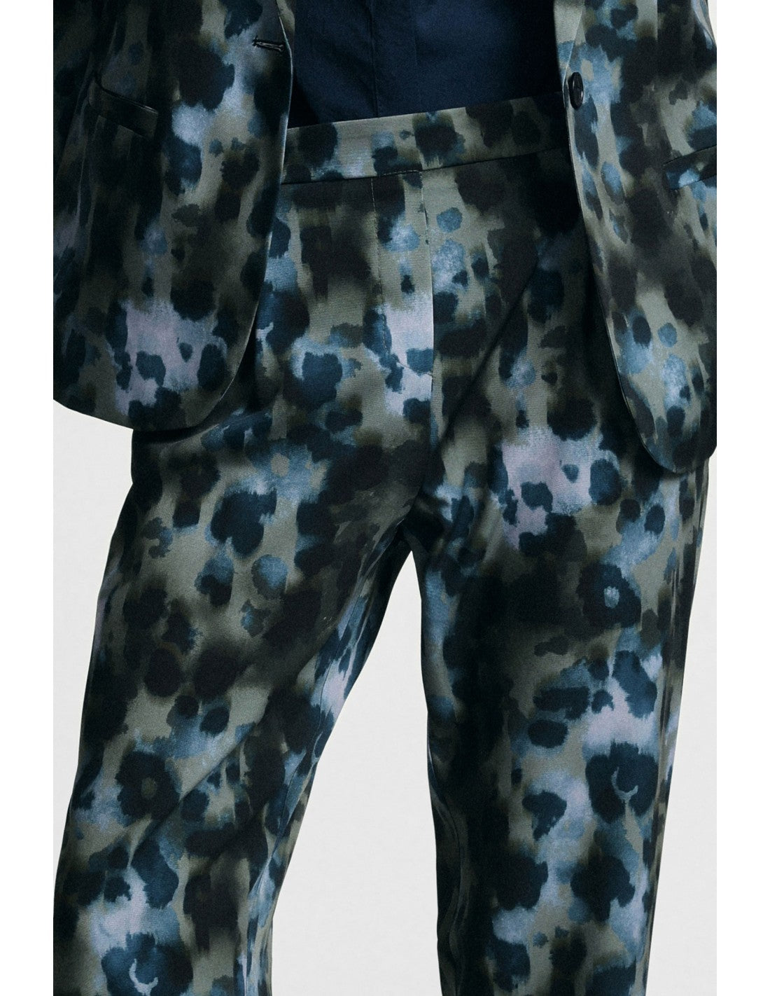 Pantalon fluide forme carotte imprimé feuillage Bleu et kaki Please