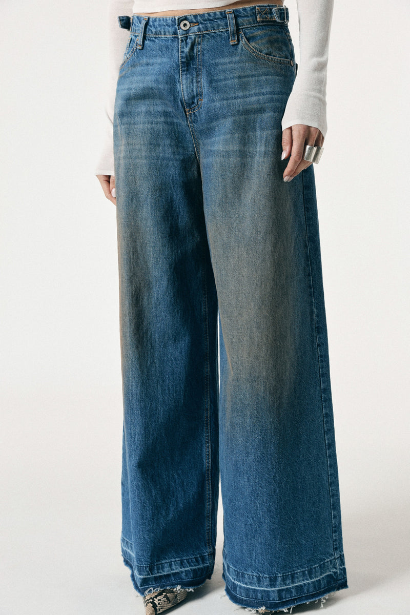 Jeans wide Please portés